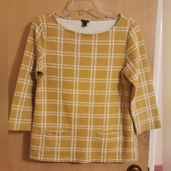 Ann Taylor Tops - Ann Taylor shirt size M great condition